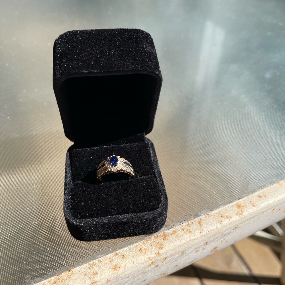 Sapphire and diamond ring vintage 1980’s stamped 14k yellow gold.